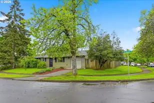 823 W Quinalt St, Springfield, OR 97477 - Photo 3