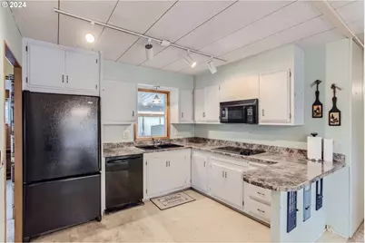 11602 SW Royal Villa Dr, Tigard, OR 97224 - Photo 5