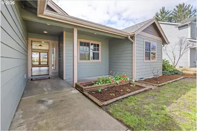 371 SW Kalmia Ave, Warrenton, OR 97146 - Photo 3