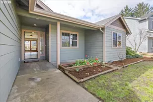 371 SW Kalmia Ave, Warrenton, OR 97146 - Photo 3