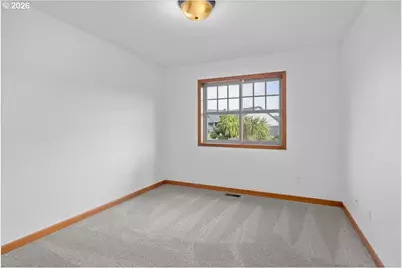 371 SW Kalmia Ave, Warrenton, OR 97146 - Photo 15