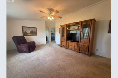 843 Stearns Ln, Oakland, OR 97462 - Photo 11