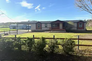 843 Stearns Ln, Oakland, OR 97462 - Photo 1