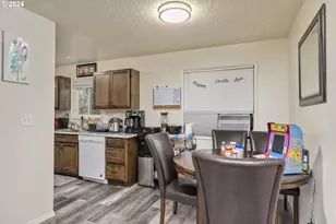 504 E 9th 14 St, Newberg, OR 97132 - Photo 9