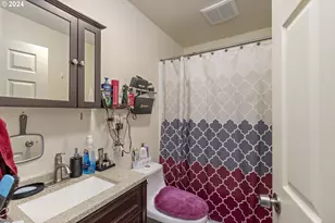 504 E 9th 14 St, Newberg, OR 97132 - Photo 17