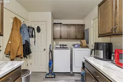 504 E 9th 14 St, Newberg, OR 97132 - Photo 13