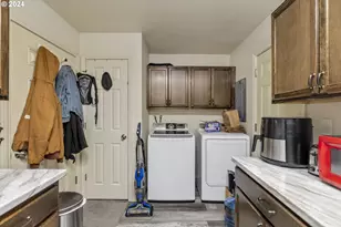 504 E 9th 14 St, Newberg, OR 97132 - Photo 13