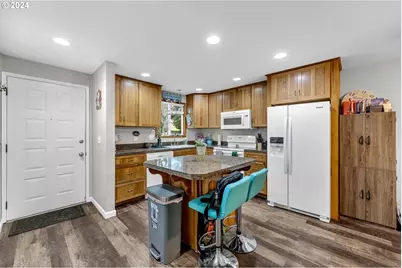 4117 NE 8th St, Gresham, OR 97030 - Photo 3