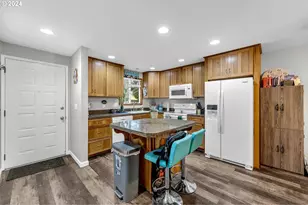 4117 NE 8th St, Gresham, OR 97030 - Photo 3