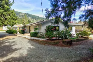 128 Market Ln, Myrtle Creek, OR 97457 - Photo 5
