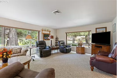 128 Market Ln, Myrtle Creek, OR 97457 - Photo 7