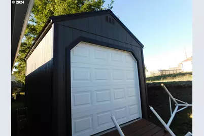 787 N Central Blvd, Coquille, OR 97423 - Photo 13