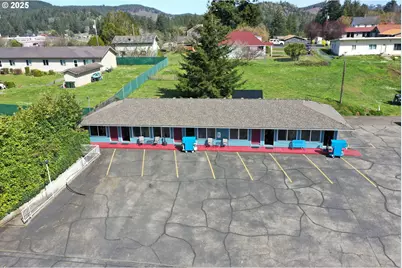 787 N Central Blvd, Coquille, OR 97423 - Photo 7