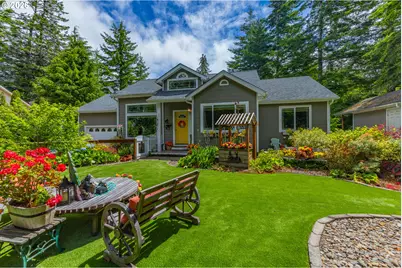 692 18th Ave, Coos Bay, OR 97420 - Photo 1
