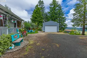 692 18th Ave, Coos Bay, OR 97420 - Photo 11