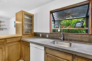 3250 NW Oceanview Dr, Newport, OR 97365 - Photo 11