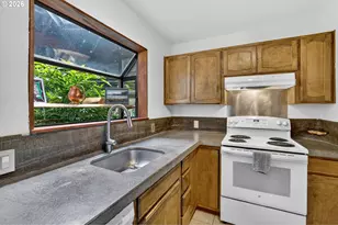 3250 NW Oceanview Dr, Newport, OR 97365 - Photo 11