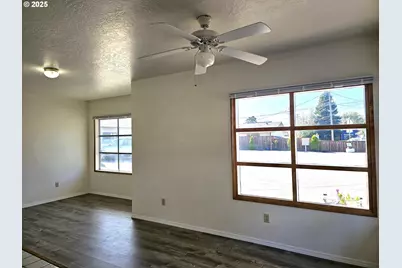 542 Pacific Ave, Brookings, OR 97415 - Photo 25