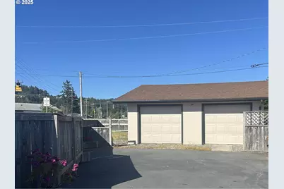 542 Pacific Ave, Brookings, OR 97415 - Photo 13