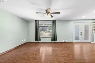 428 S 2nd Pl, Kalama, WA 98625 - Photo 7