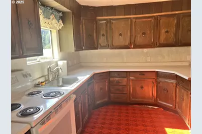 95851 McKinnon Dr, Gold Beach, OR 97444 - Photo 35