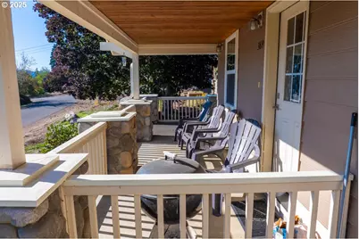 369 B St, Elkton, OR 97436 - Photo 27