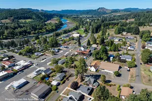 369 B St, Elkton, OR 97436 - Photo 23