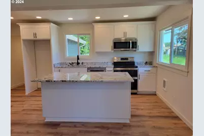 80 S 21st St, Saint Helens, OR 97051 - Photo 5