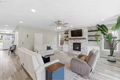 816 Riley Dr, Silverton, OR 97381 - Photo 7