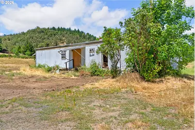 596 Raleigh Dr, Winston, OR 97496 - Photo 11
