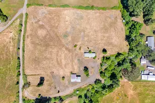 596 Raleigh Dr, Winston, OR 97496 - Photo 25