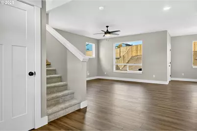 2207 E Badger Way, La Center, WA 98629 - Photo 7