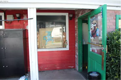 224 N Main St, Canyonville, OR 97417 - Photo 21