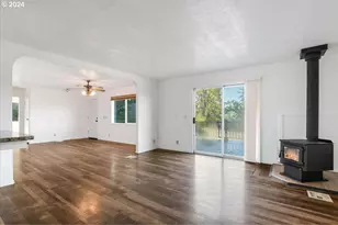 21000 NE Strawberry Flats Ln, Scotts Mills, OR 97375 - Photo 3