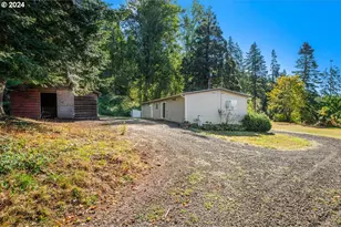 21000 NE Strawberry Flats Ln, Scotts Mills, OR 97375 - Photo 17