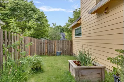 1225 E Foothills Dr, Newberg, OR 97132 - Photo 23