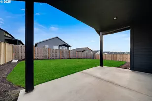 744 NE Trillium Dr, Estacada, OR 97023 - Photo 23