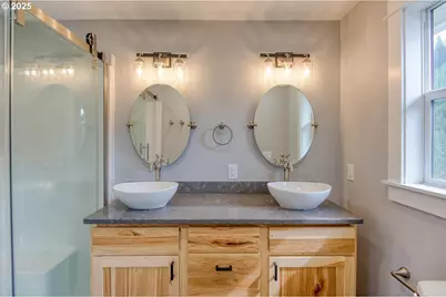 16855 Highway 42, Myrtle Point, OR 97458 - Photo 11