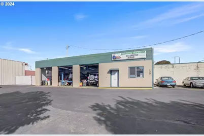 409 Main Ave #1, Tillamook, OR 97141 - Photo 3