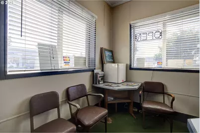 409 Main Ave #1, Tillamook, OR 97141 - Photo 15