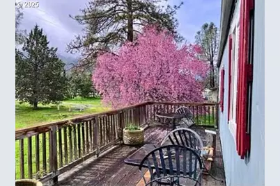 8720 Hwy 238, Jacksonville, OR 97530 - Photo 23