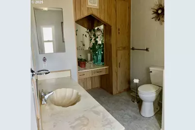 8720 Hwy 238, Jacksonville, OR 97530 - Photo 11