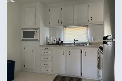 402 NW 2nd St, Enterprise, OR 97828 - Photo 9