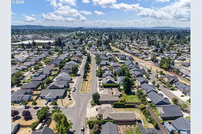 962 T St, Springfield, OR 97477 - Photo 45