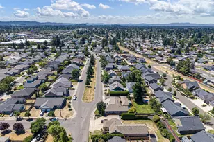 962 T St, Springfield, OR 97477 - Photo 45