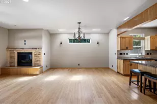 962 T St, Springfield, OR 97477 - Photo 7
