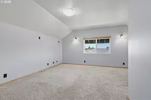 962 T St, Springfield, OR 97477 - Photo 29