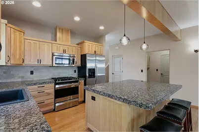 962 T St, Springfield, OR 97477 - Photo 13