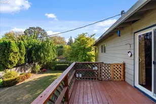 12055 SW Bruce Ln, Beaverton, OR 97008 - Photo 23