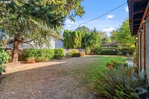 12055 SW Bruce Ln, Beaverton, OR 97008 - Photo 29